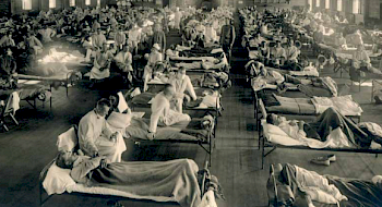foto antigua, enfermos en cama de hospital