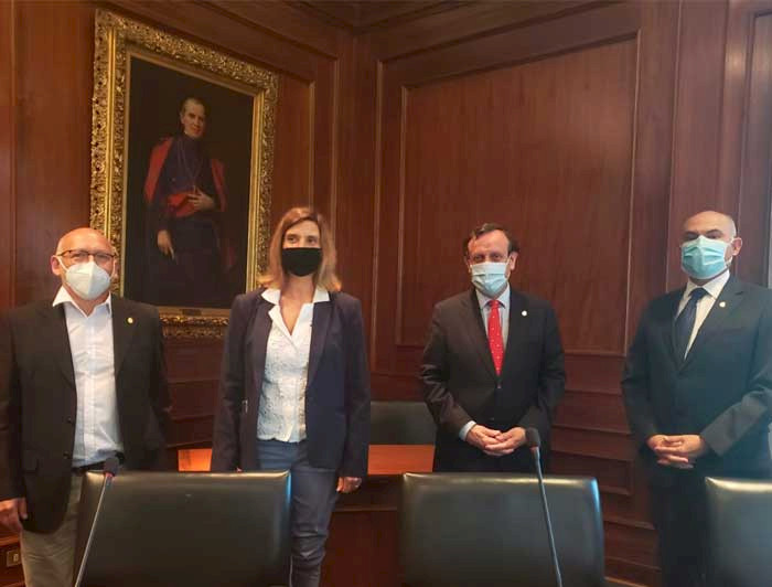 imagen correspondiente a la noticia: "Sindicatos 4 y 5 firman nuevo convenio colectivo con el plantel"