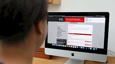 Foto página web de la revista de educación PEL.