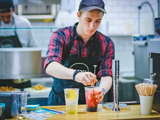 Trabajo en restorante- Foto Pexels