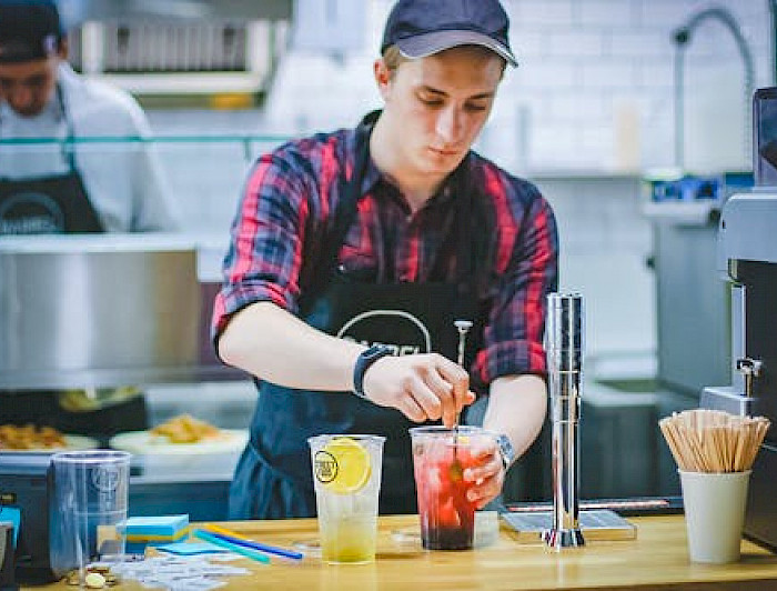 Trabajo en restorante- Foto Pexels
