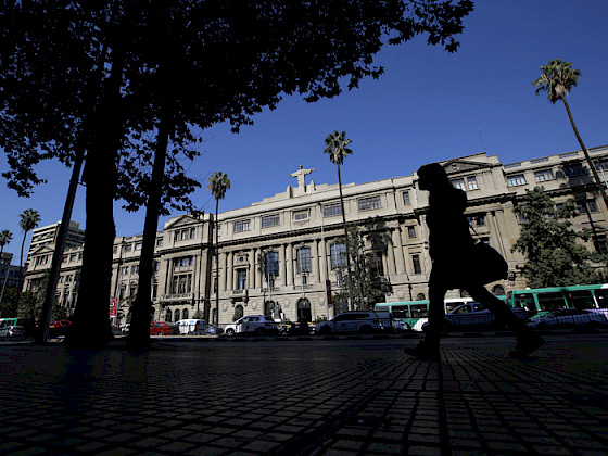 Frontis Casa Central. Foto César Cortés