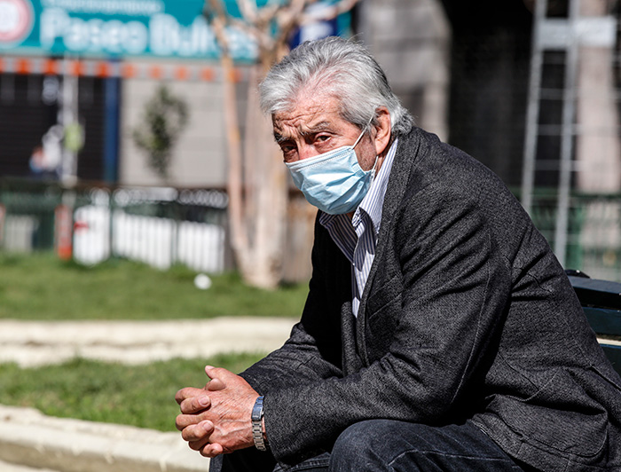 En Chile la población mayor dependiente es de apenas el 14%, mientras que los adultos mayores que viven de manera independiente corresponden al&nbsp;85%, según explica la académica Beatriz Fernández. (Fotografía: César Cortés)