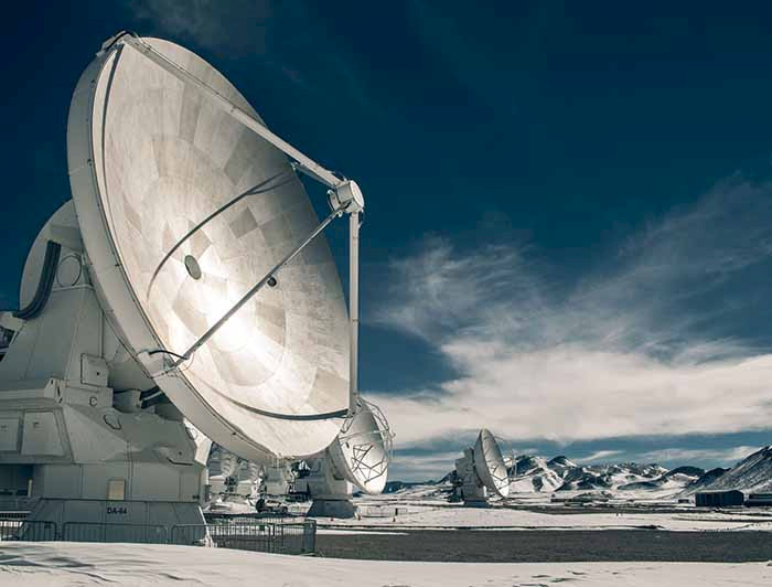 Antenas radioastronómicas del observatorio ALMA.