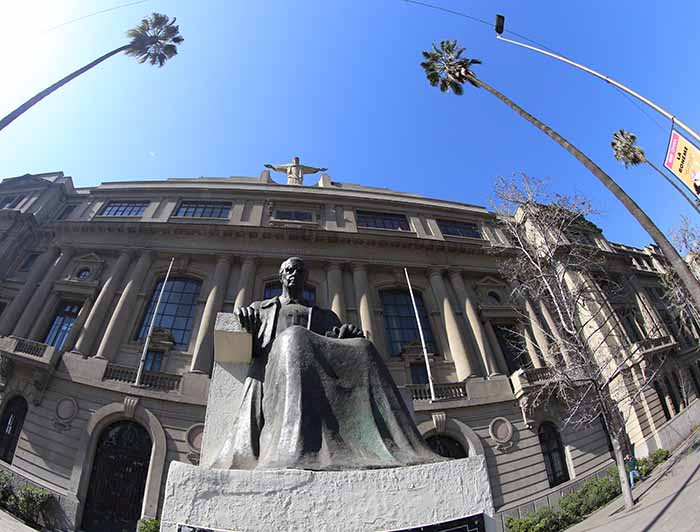 imagen correspondiente a la noticia: "137 estudiantes e hijos de funcionarios UC recibieron premios de aplicación"