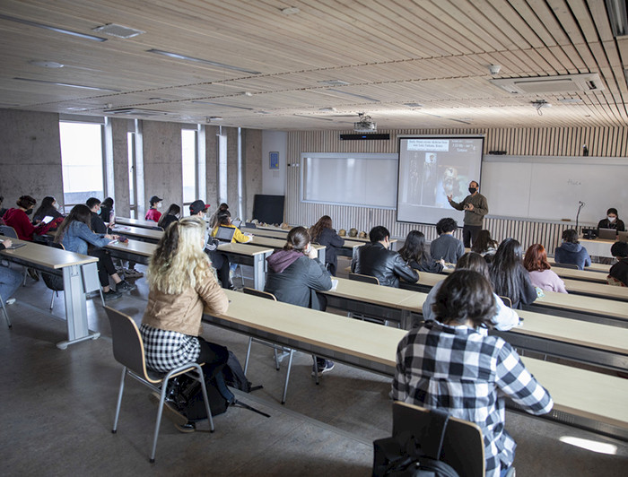 Alumnos en clases.- Foto Dirección de Comunicaciones