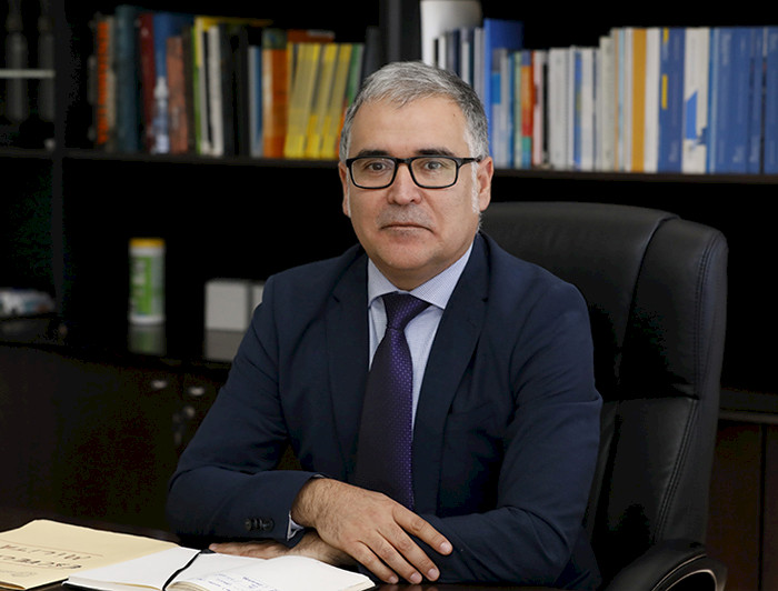 imagen correspondiente a la noticia: "Mario Aranda asume como nuevo decano de la Facultad de Química y de Farmacia"