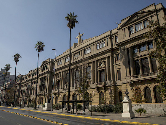 Casa Central facade in the daylight.
