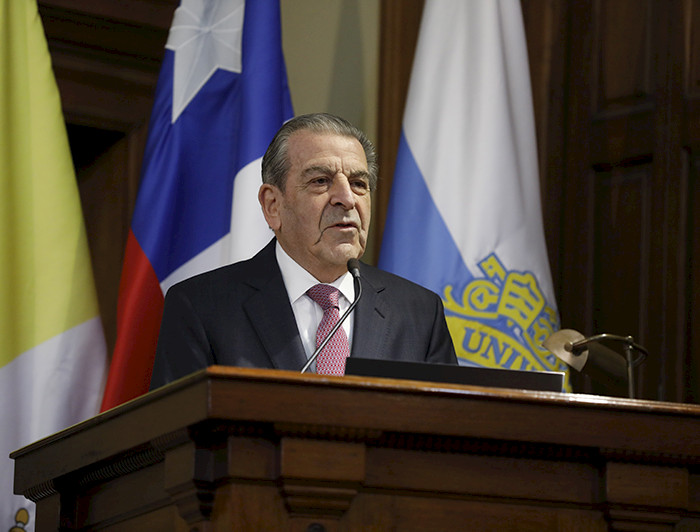 imagen correspondiente a la noticia: "Exmandatario Eduardo Frei participa en ciclo de seminarios presidenciales de Clapes UC"