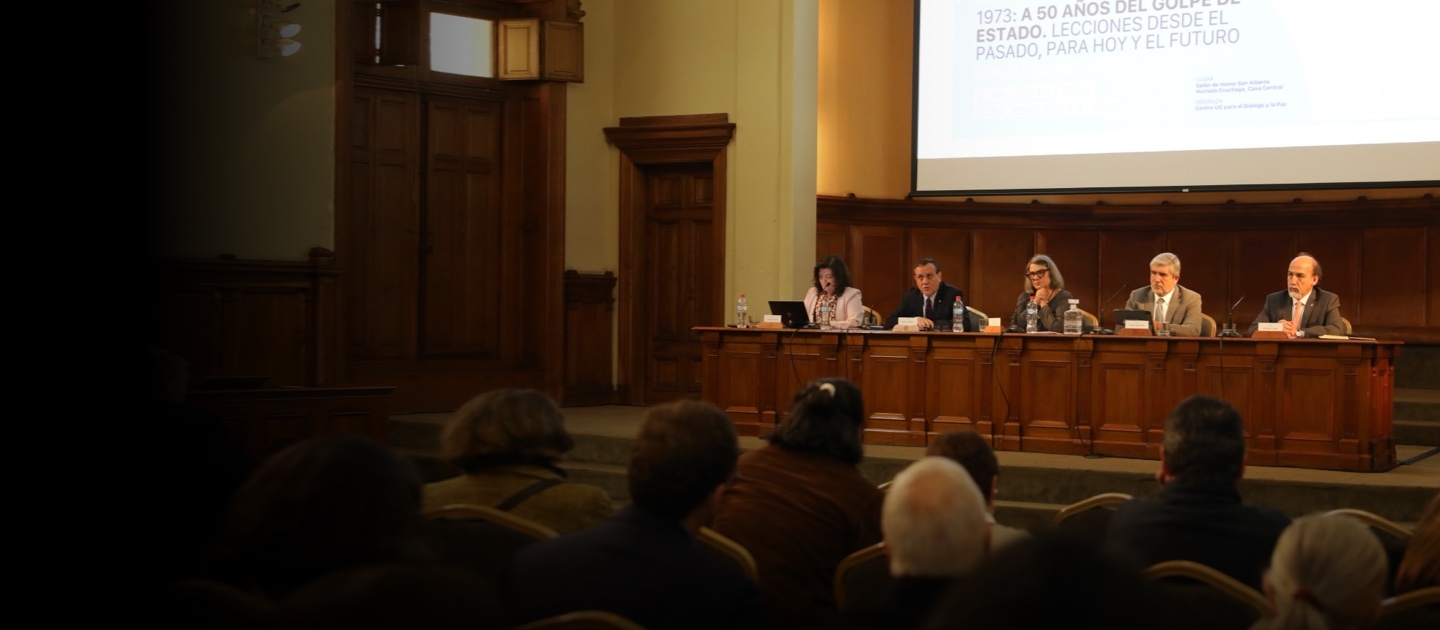 Expositores del seminario A 50 años del Golpe de Estado, desde la mirada de los rectores de universidades
