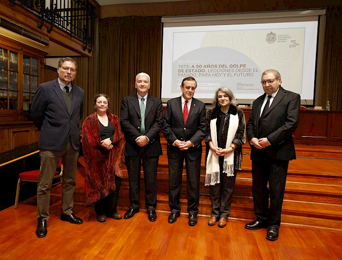 imagen correspondiente a la noticia: "Premios Nacionales cerraron el ciclo de seminarios UC con una mirada histórica a 50 años del Golpe"