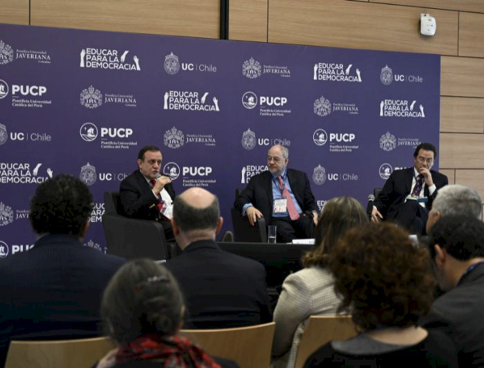 imagen correspondiente a la noticia: "Expertos de universidades pontificias de Chile, Perú y Colombia reflexionaron sobre reconciliación"