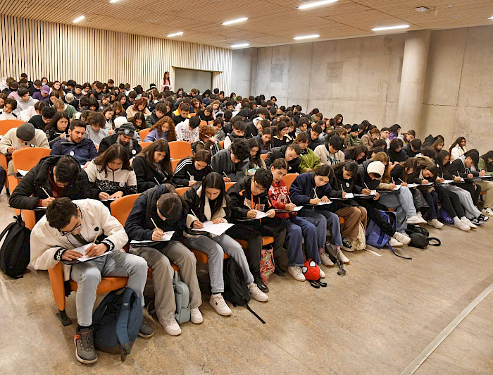 imagen correspondiente a la noticia: "Primer Ensayo PAES UC 2024 congrega a casi 5.000 personas"