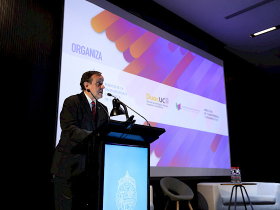 Rector Ignacio Sánchez inaugura el Festival de Innovación y Futuro UC.- Foto Karina Fuenzalida