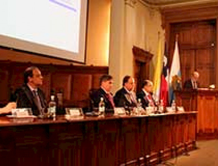 imagen correspondiente a la noticia: "XIII Jornadas de Derecho Natural analizaron los conflictos entre privacidad y vigilancia"