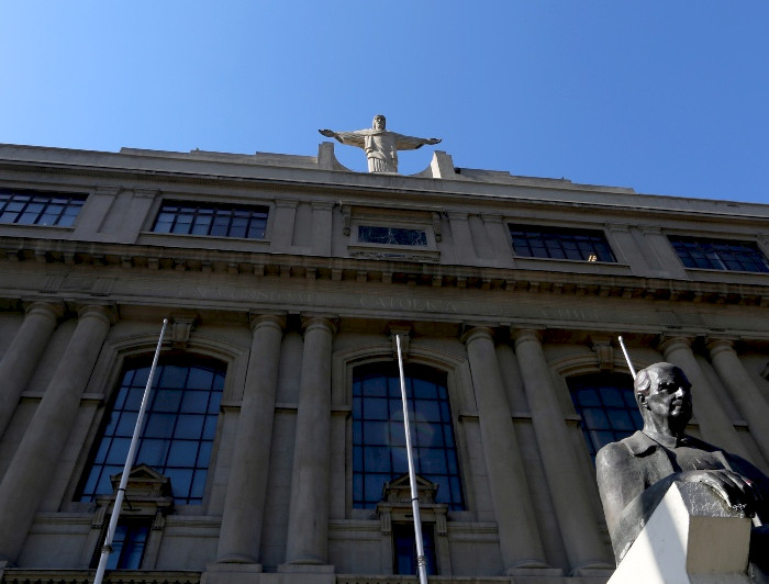 imagen correspondiente a la noticia: "La UC demanda al Estado por incumplir ley que entrega aportes por mejores alumnos"