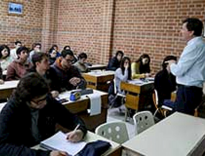 imagen correspondiente a la noticia: "Rector aborda la autonomía y sobrerregulación como puntos claves del proyecto de reforma a la Educación Superior"