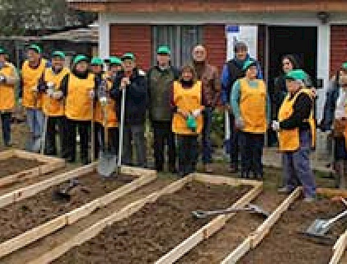 imagen correspondiente a la noticia: "Fundación Vida Rural UC inaugura huertos urbanos para el adulto mayor"