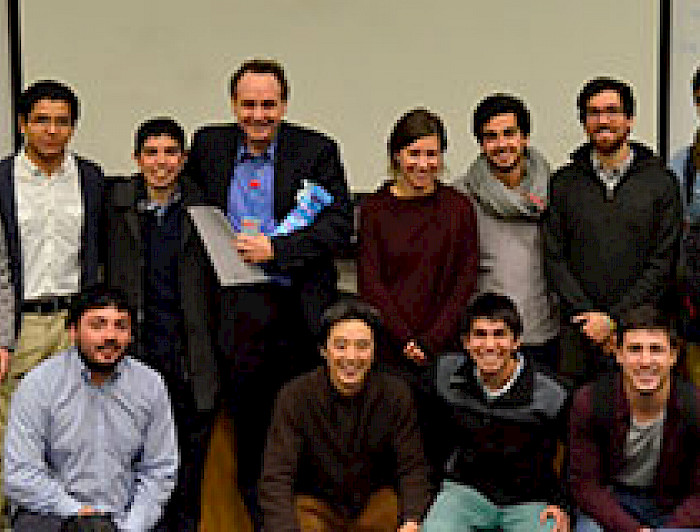 imagen correspondiente a la noticia: "Académico de Harvard motiva a jóvenes a estudiar Políticas Públicas"