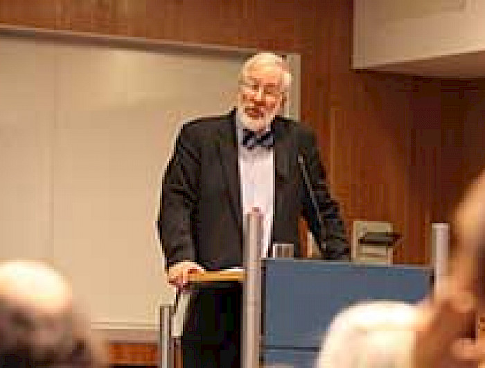 imagen correspondiente a la noticia: "El profesor William Carroll fue el protagonista de una nueva charla Ágora UC"